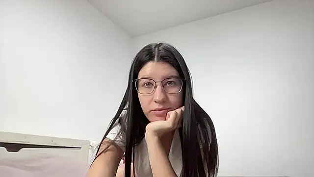 Snapshot of Leeka_08 chatting on July 2026 01:39:02 PM Leeka 08 online show from July 2026 01:39:02 PM