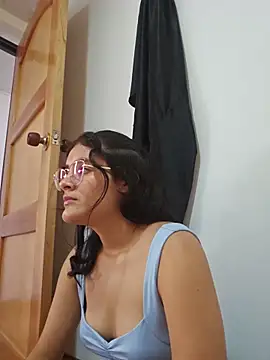 Emmaa- - online show from June 2026 08:08:01 PM