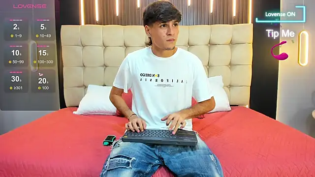 Snapshot of Zack23__ chatting on June 2026 03:08:02 AM Zack23 online show from June 2026 03:08:02 AM