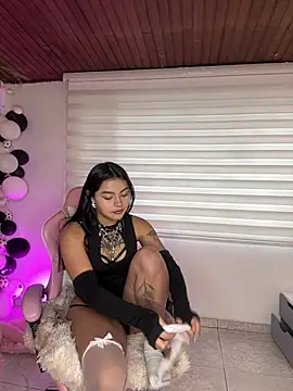 mia zafirr online show from July 2026 09:43:01 PM