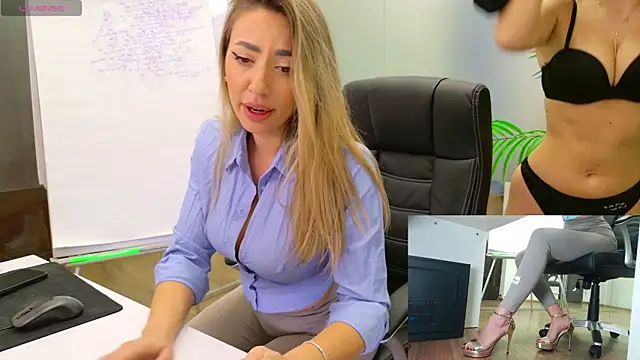 Snapshot of BabesGoWild chatting on January 2025 09:07:01 PM BabesGoWild online show from January 2025 09:07:01 PM