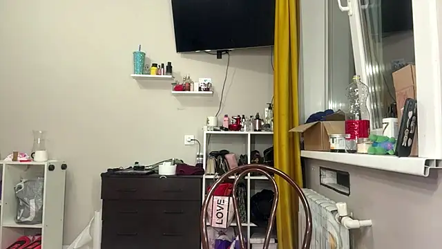moonluv33 online show from June 2026 03:05:01 PM