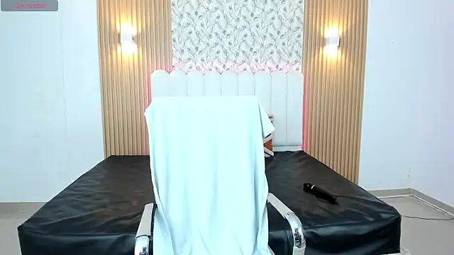 Snapshot of natalie_portmann chatting on July 2026 07:11:01 PM natalie portmann online show from July 2026 07:11:01 PM