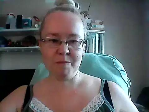 Snapshot of Viola27 chatting on June 2026 07:43:02 AM Viola27 online show from June 2026 07:43:02 AM
