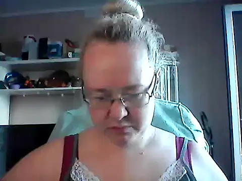 Snapshot of Viola27 chatting on June 2026 10:49:02 AM Viola27 online show from June 2026 10:49:02 AM