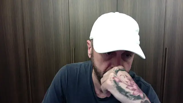 Topinkiss online show from June 2026 05:57:02 PM