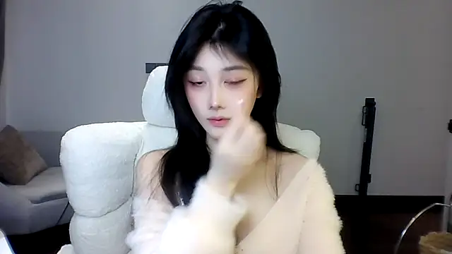Snapshot of SylvieMaya chatting on July 2026 04:16:01 PM SylvieMaya online show from July 2026 04:16:01 PM