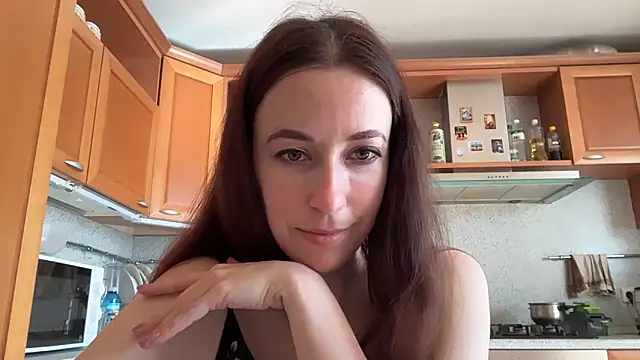Flamingo Queen online show from June 2026 06:00:02 AM