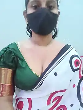 Clara-Lilly online show from June 2026 12:11:02 PM