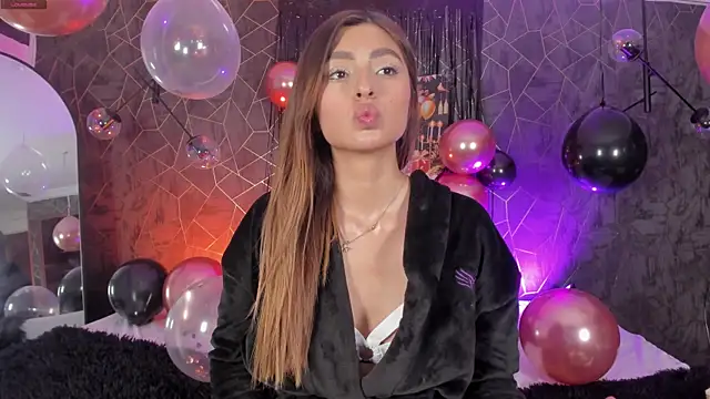 zarel angels online show from June 2026 11:32:01 PM