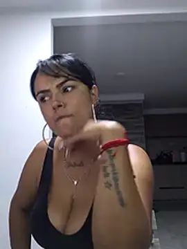 Juanita6908 online show from June 2026 02:33:02 AM