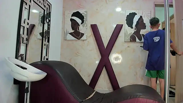 BLACK AND WHITET online show from June 2026 01:17:02 AM