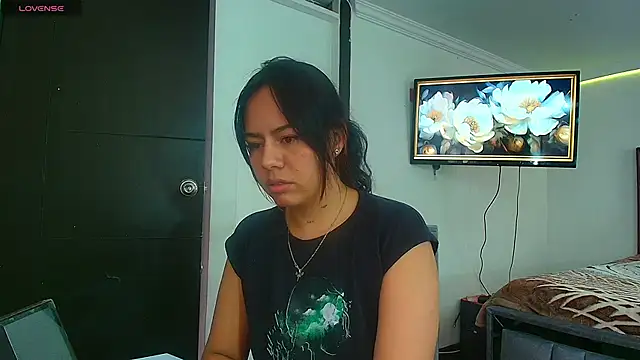 Snapshot of TaniaMendoza chatting on June 2026 11:31:01 AM TaniaMendoza online show from June 2026 11:31:01 AM