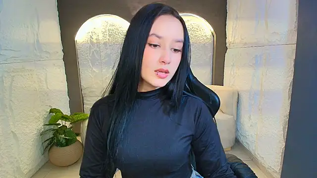 Snapshot of Aleja_r_ chatting on July 2026 07:38:01 PM Aleja r online show from July 2026 07:38:01 PM