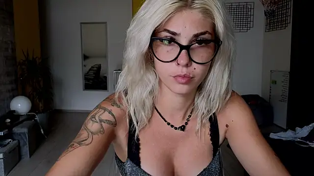 Snapshot of Sarahcamsx chatting on July 2026 08:53:02 AM Sarahcamsx online show from July 2026 08:53:02 AM