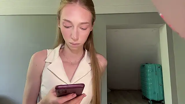 TraceyHowey online show from August 2026 09:19:02 AM