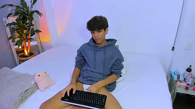Samy Twink online show from June 2026 03:06:02 AM