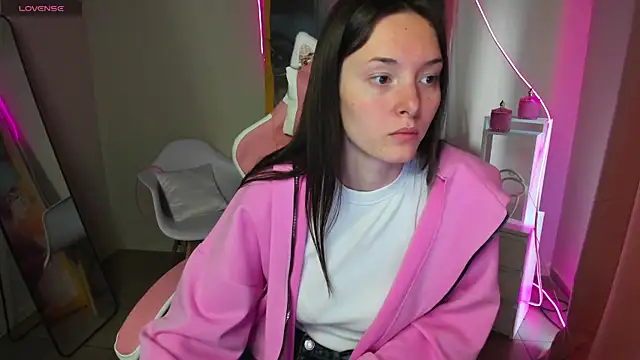 Snapshot of Eva_Leeee chatting on June 2026 05:13:02 AM Eva Leeee online show from June 2026 05:13:02 AM