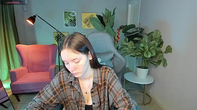 Snapshot of Eva_Leeee chatting on June 2026 05:03:02 AM Eva Leeee online show from June 2026 05:03:02 AM