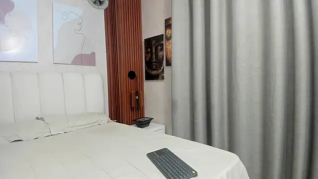 Millieskinny18 online show from July 2026 02:03:01 AM
