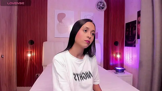 Millieskinny18 online show from July 2026 02:21:01 AM