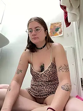 Snapshot of mclacy chatting on July 2026 01:02:01 PM mclacy online show from July 2026 01:02:01 PM
