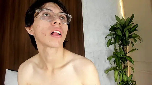 AlexParkerr  online show from August 2026 12:21:01 PM