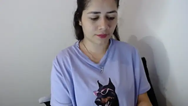 Luna zoe online show from July 2026 10:04:01 PM