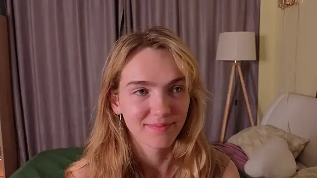MarielRoloson online show from June 2026 07:20:01 PM