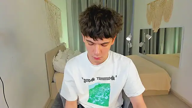 Ethan Crowe online show from August 2026 10:32:01 AM