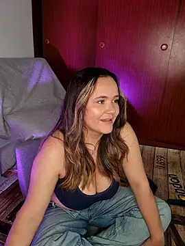 Snapshot of Mandy-moore28 chatting on June 2026 10:13:02 PM Mandy-moore28 online show from June 2026 10:13:02 PM