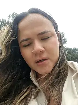 Snapshot of Mandy-moore28 chatting on July 2026 05:30:01 PM Mandy-moore28 online show from July 2026 05:30:01 PM
