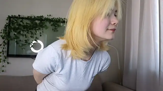 Emily Miu online show from June 2026 02:58:01 AM