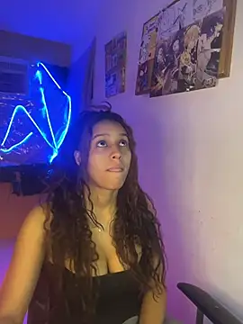lunauzumaki online show from June 2026 10:03:02 PM