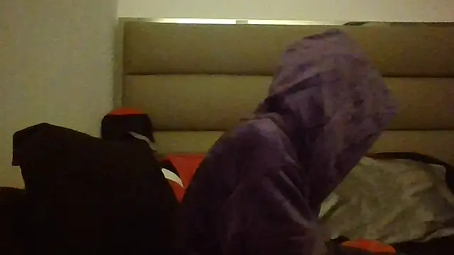 Opal Rainbow online show from December 2025 05:02:02 AM