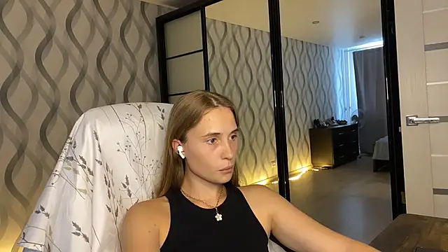 Miss Luna meow online show from July 2026 03:50:02 PM