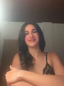 sarahlfvxo online show from June 2026 04:09:02 PM