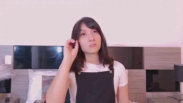 NinaGarcia online show from July 2026 01:59:01 PM