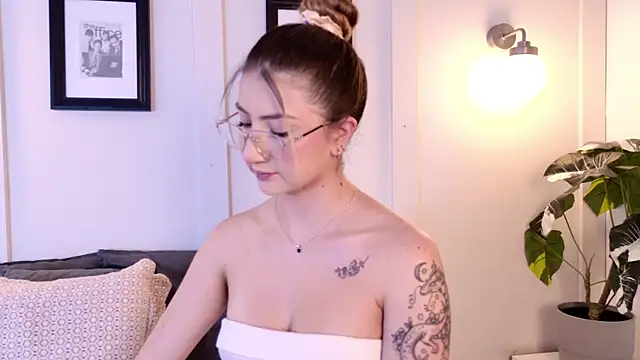 Alanna DH online show from July 2026 07:42:01 PM
