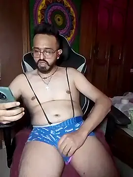 freakkydessi online show from June 2026 09:41:02 PM