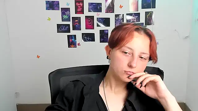 Snapshot of Dilara_Kiss_ chatting on June 2026 11:04:01 AM Dilara Kiss online show from June 2026 11:04:01 AM