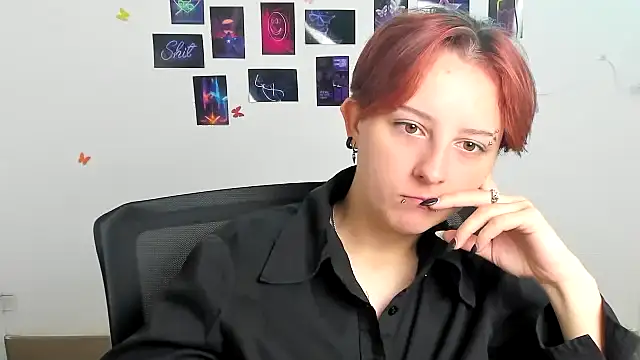 Snapshot of Dilara_Kiss_ chatting on June 2026 05:23:01 AM Dilara Kiss online show from June 2026 05:23:01 AM