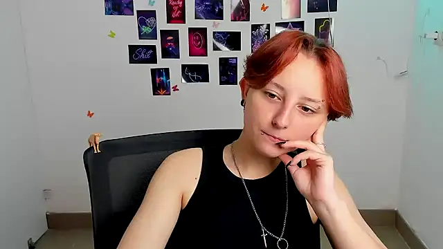 Snapshot of Dilara_Kiss_ chatting on June 2026 05:19:02 AM Dilara Kiss online show from June 2026 05:19:02 AM
