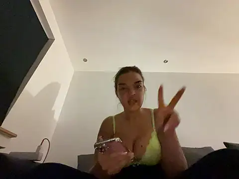 elina amara  online show from June 2026 09:28:02 PM