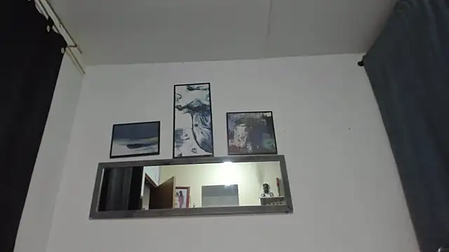 Snapshot of Crazy_addixtion chatting on November 2025 06:18:01 PM Crazy addixtion online show from November 2025 06:18:01 PM