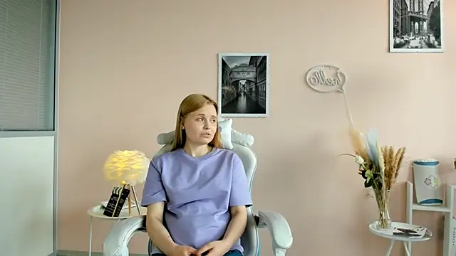 EloiseAlmario online show from June 2026 01:26:02 PM