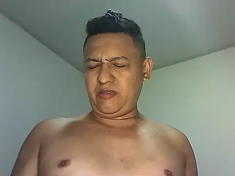 Snapshot of chriss_pacheco chatting on June 2026 06:35:01 AM chriss pacheco online show from June 2026 06:35:01 AM