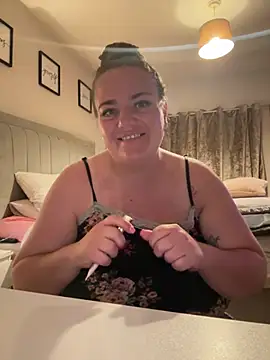 Snapshot of Bustygem_ chatting on July 2026 09:30:01 PM Bustygem online show from July 2026 09:30:01 PM