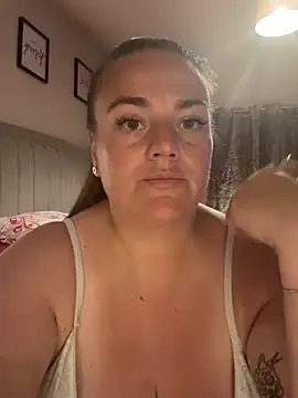 Snapshot of Bustygem_ chatting on July 2026 10:12:02 PM Bustygem online show from July 2026 10:12:02 PM