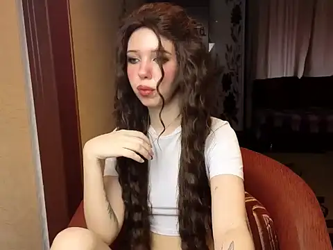LiloMeoww online show from June 2026 10:07:02 AM